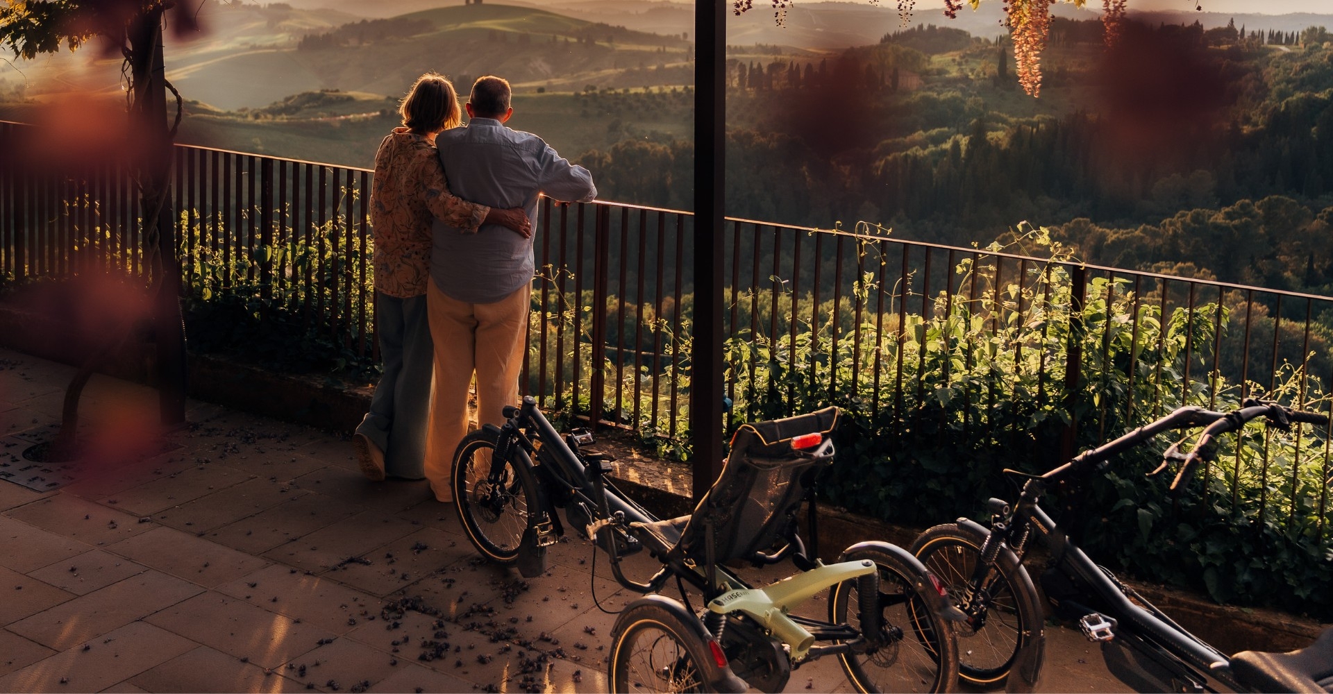 Paar mit Dreirädern