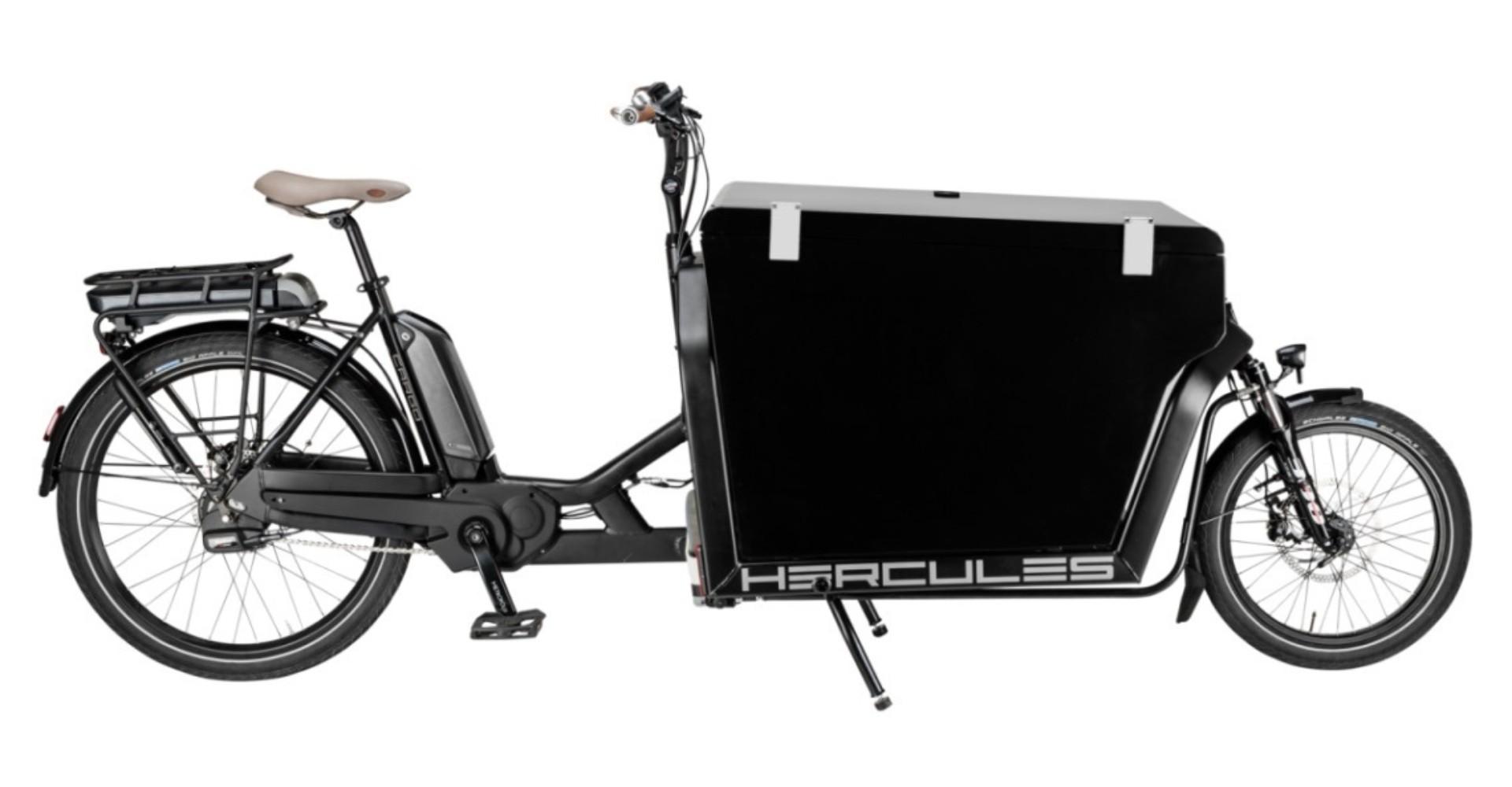 Das Bild zeigt ein Hercules Cargo e-Bike, das für den effizienten Transport in urbanen Umgebungen konzipiert ist. A