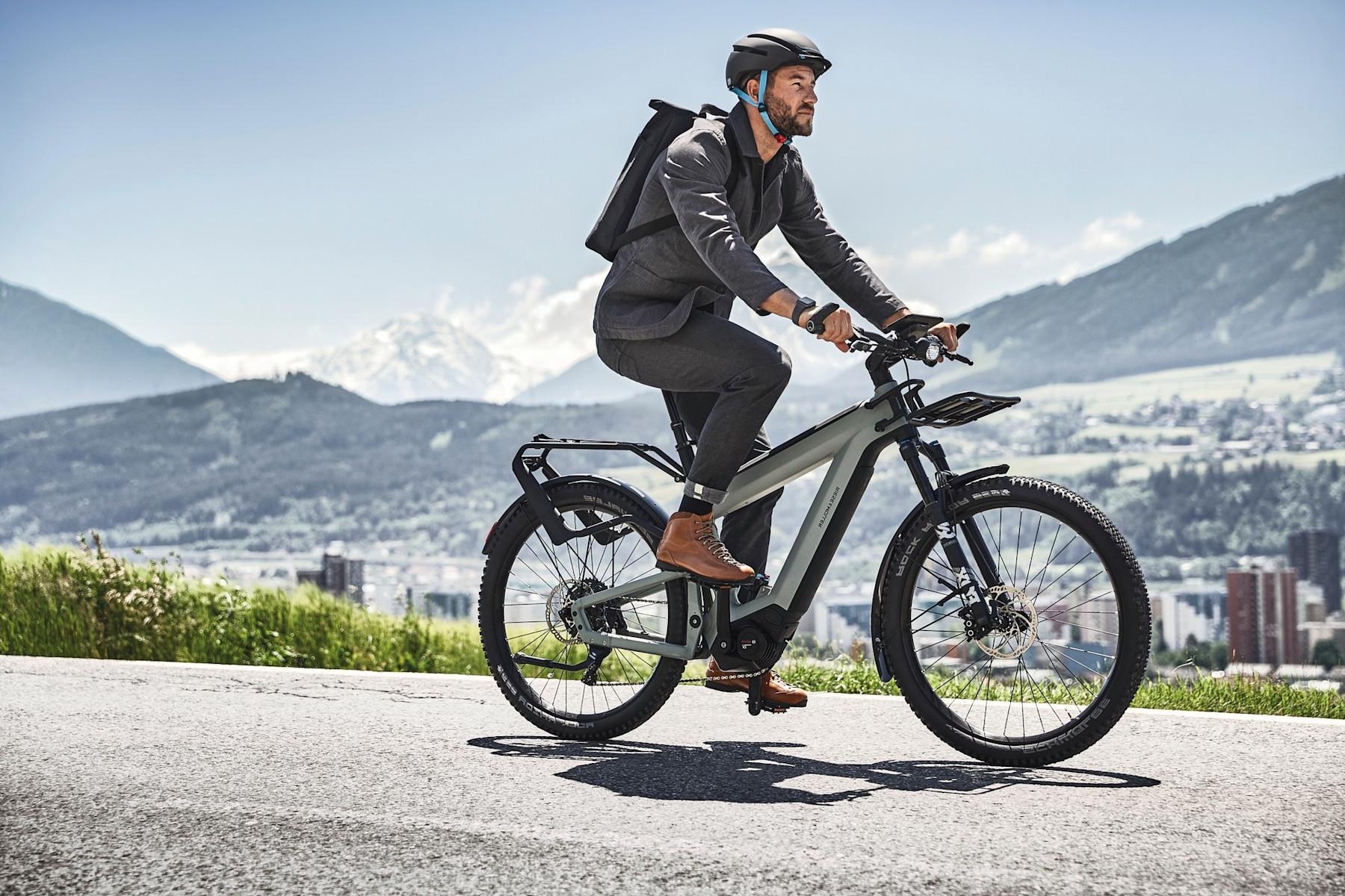 Das Bild zeigt das Riese & Müller MY2020 Superdelite, das für den urbanen Einsatz konzipiert ist.