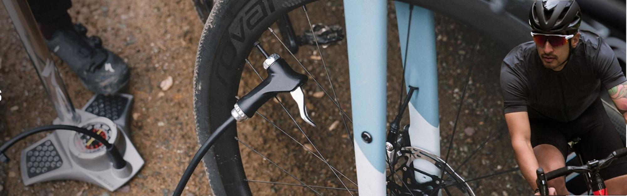 Effiziente Pumpe von Specialized für präzises Aufpumpen. Ideal für Radsportler, die Zuverlässigkeit schätzen.