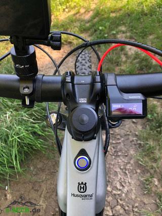 Erleben Sie das Husqvarna E-Bike im Praxistest mit Shimano Steps E8000. Perfekte Kontrolle und modernes Display für