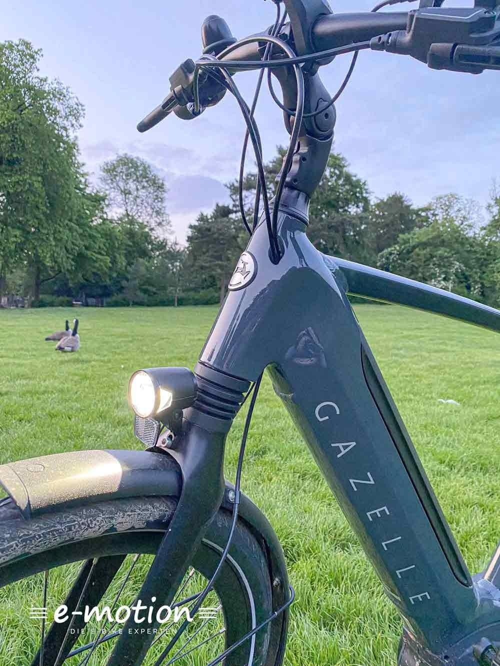Das Bild zeigt den Lenker eines Gazelle Ultimate C5 HMB