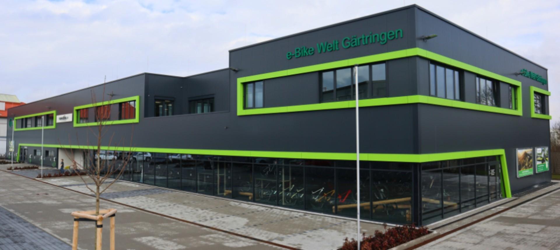 Das Bild zeigt die Außenansicht der emotion e-Bike Welt in Gärtringen.
