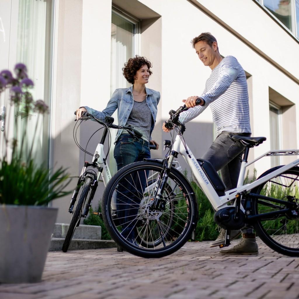 Entdecken Sie das Riese & Müller Homage 2017. Stilvolles E-Bike-Design für urbane Abenteuer. Perfekt für komfortabl