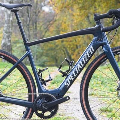 Specialized Creo SL Comp Carbon E-Bike im Grünen