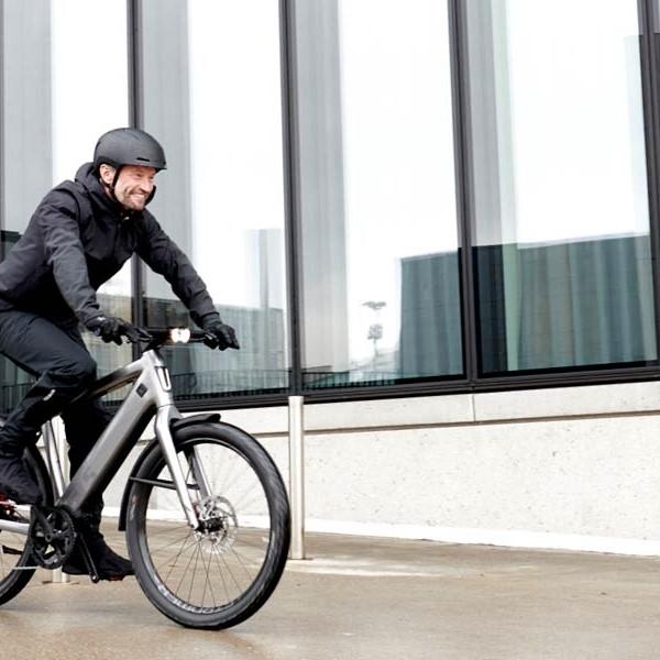 Entdecken Sie das leistungsstarke Stromer ST5 2022 E-Bike in Aktion – perfekt für dynamisches und komfortables Fahr