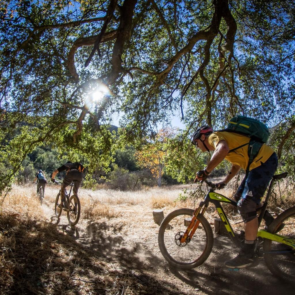 Genießen Sie fesselnde Offroad-Abenteuer mit SQlab und erleben Sie die Natur hautnah. Perfekt für alle Trail-Enthus