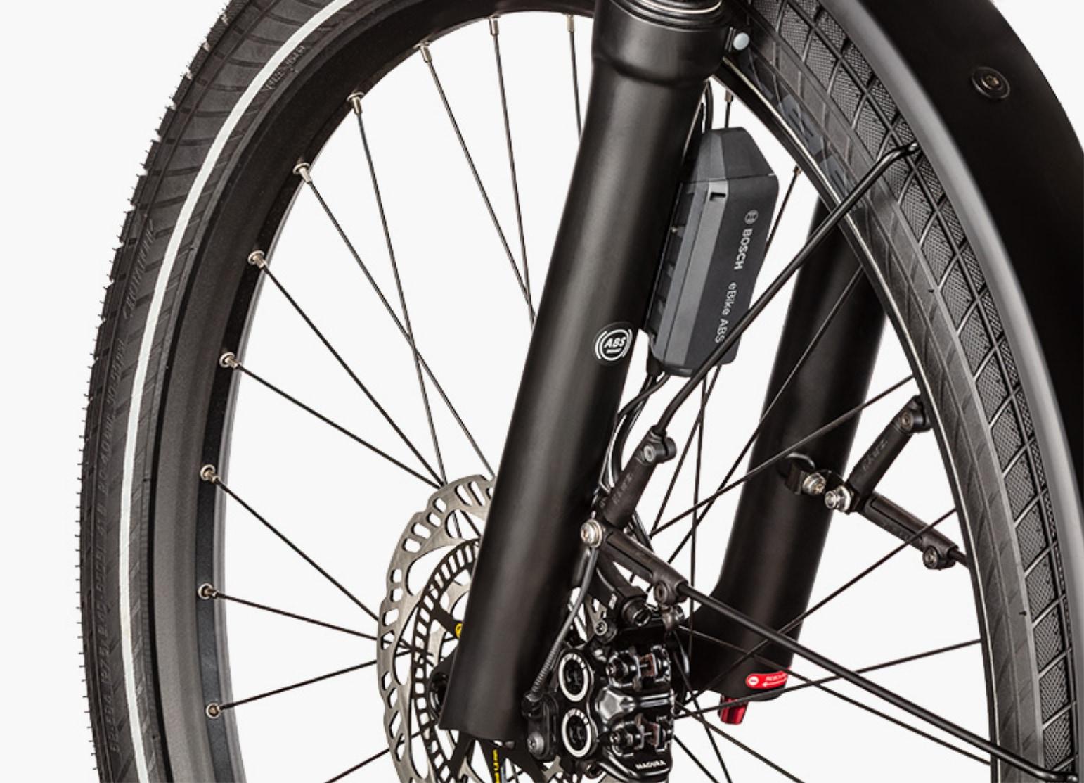 Hochwertiges Bosch eBike ABS-System für Sicherheit und Stabilität bei Bremsmanövern. Optimal für moderne E-Bikes.