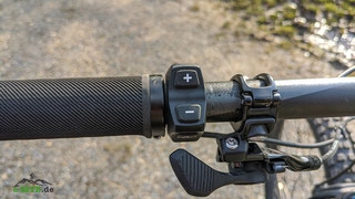 Specialized E-Bike Lenker mit integriertem Remote zur einfachen Steuerung. Perfekt für eine komfortable und effizie