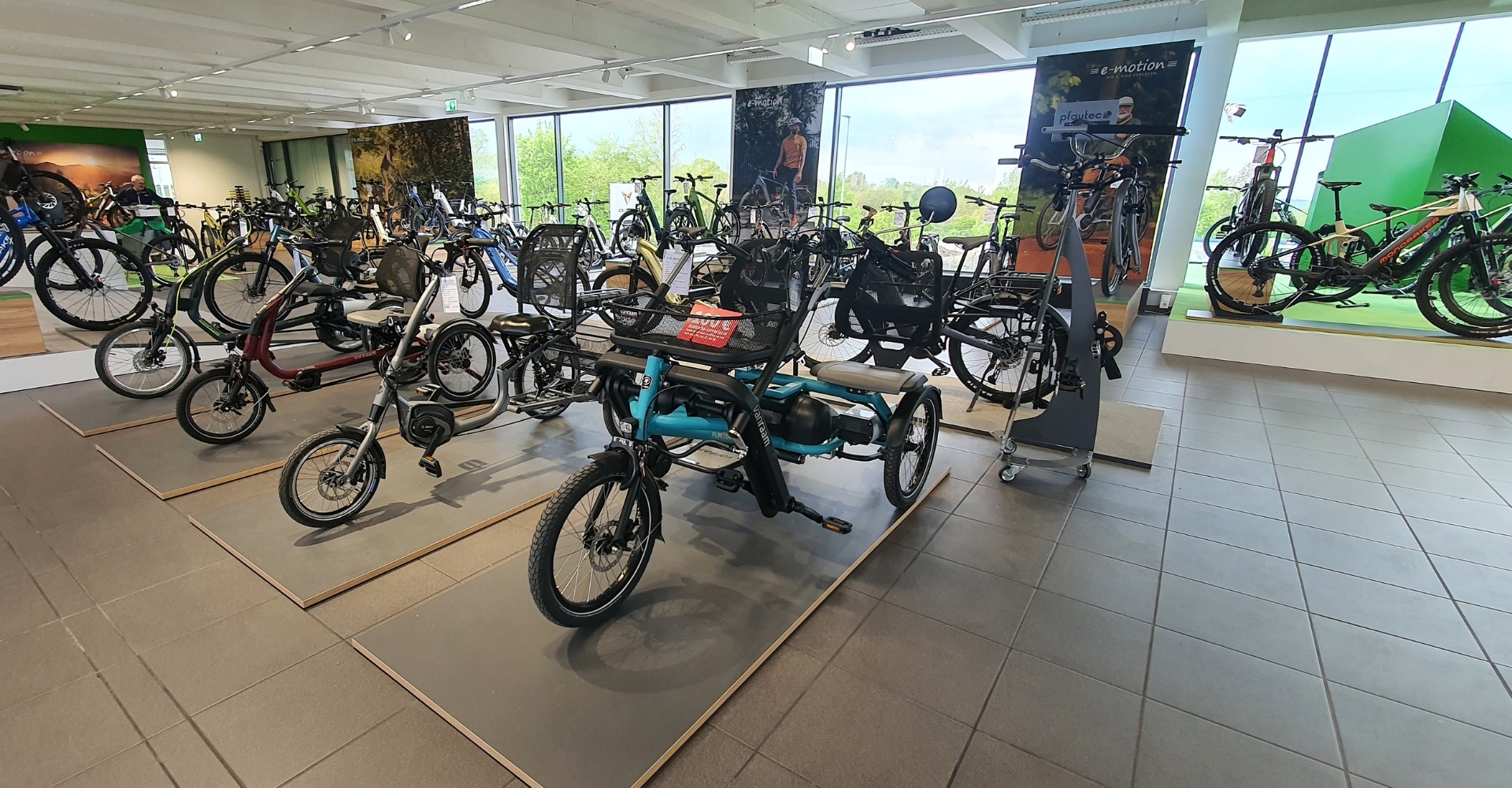 In der e-motion e-Bike Welt findet am 22. Juni 2024 der Tag der offenen Tür statt.