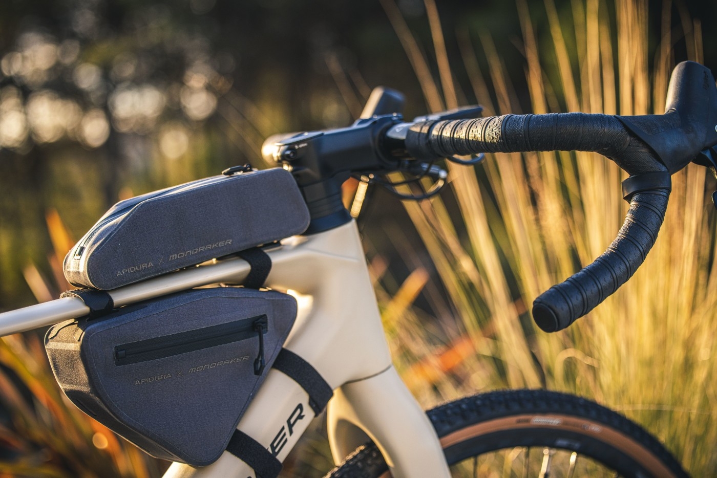 Apidura X Mondraker Dusty Framepack