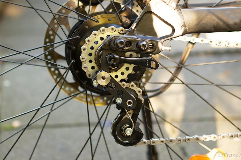 Entdecken Sie eine robuste und präzise Fahrradschaltung für Ihr Bike. Ideal für ein optimales Fahrerlebnis auf jede