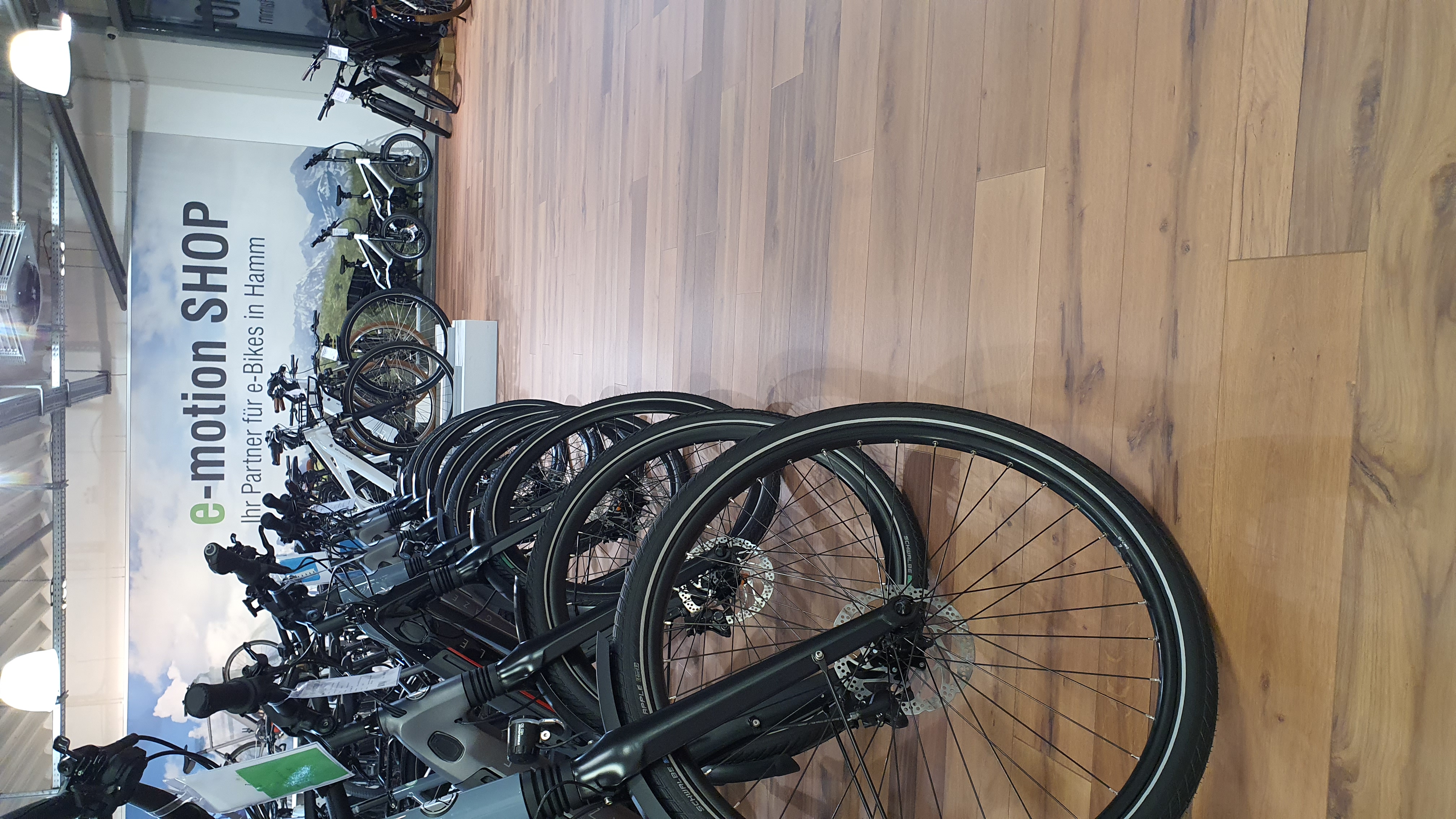 In der e-motion e-Bike Welt Kornwestheim werden zur Eröffnung die ersten neuen e-Bike Modelle ausgestellt.