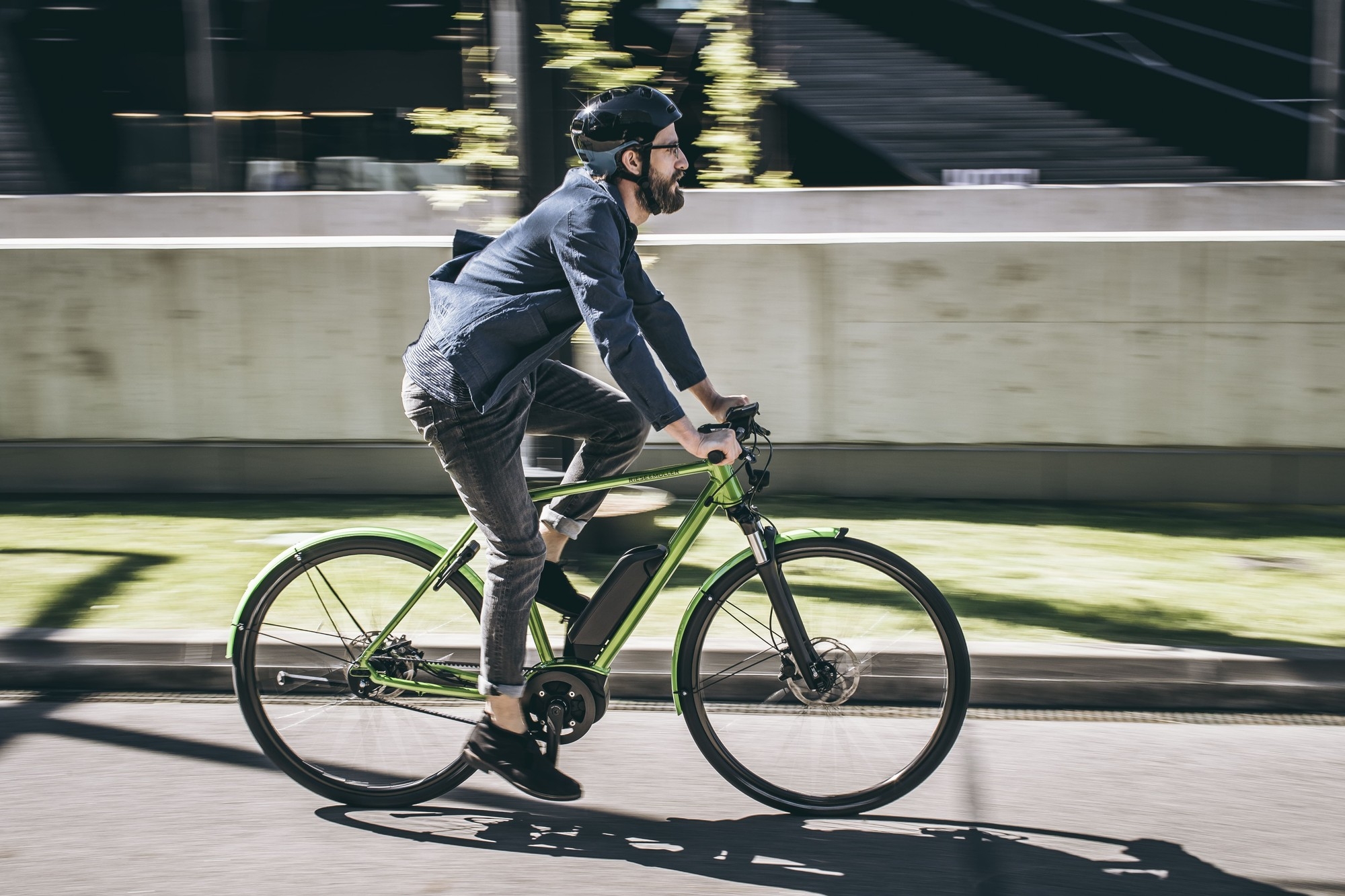 e-Bike BB RM Roadster fährt durch Valencia und wird für dein Rad für Valencia gespendet.
