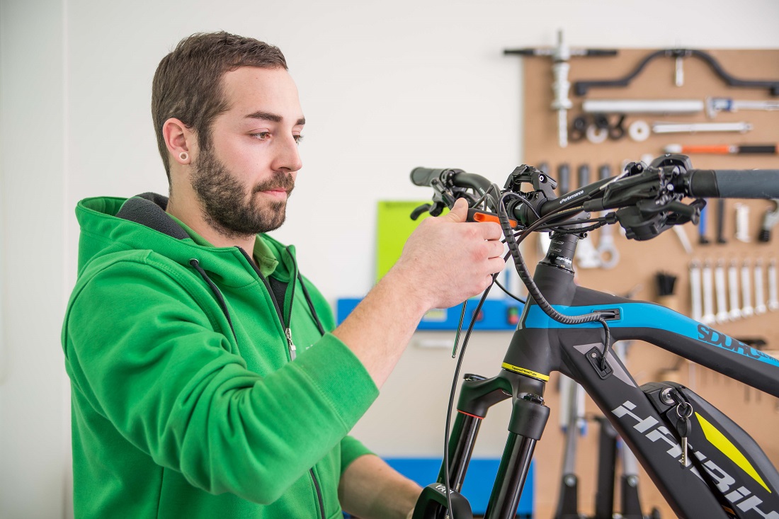 Wartung, Inspektion und Reparatur von e-Bikes und S-Pedelecs bei e-motion Technologies