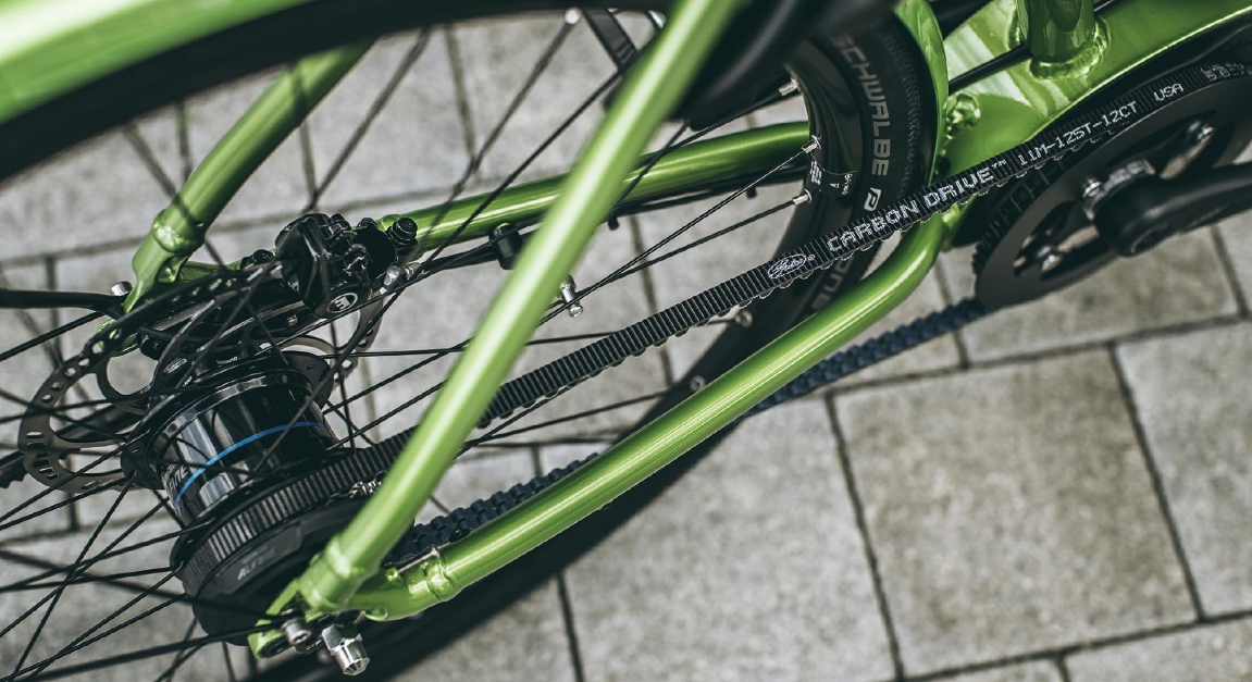 Die Frage, ob ein Riemenantrieb oder ein Kettenantrieb beim e-Bike besser ist, wird in der e-motion e-Bike Kaufberatung beantwortet.
