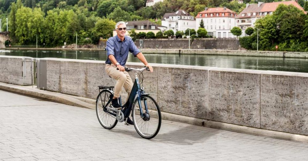 Herzkreislauf-system mit e-Bike fahren in Schwung bringen