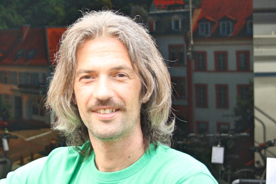 Simon B.